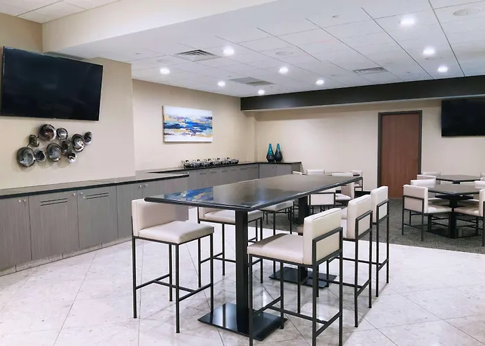 Top Hotels Near Downtown Madison